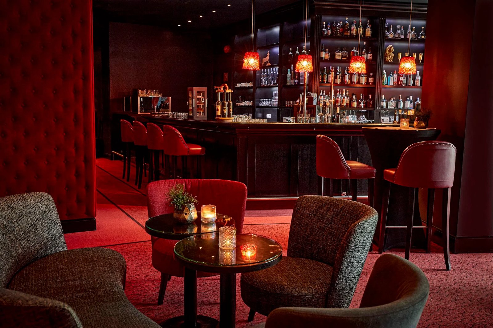 Kempinski Hotel Das Tirol, rubin bar & cigar lounge