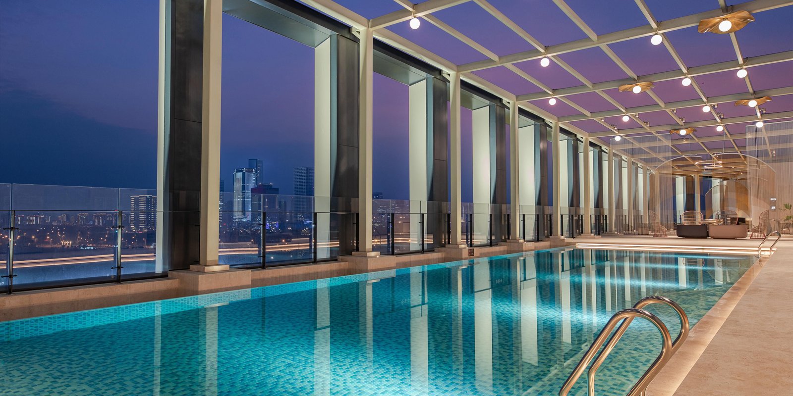 Hotel Indigo Wuxi Taihu New City, an IHG Hotel, the pool