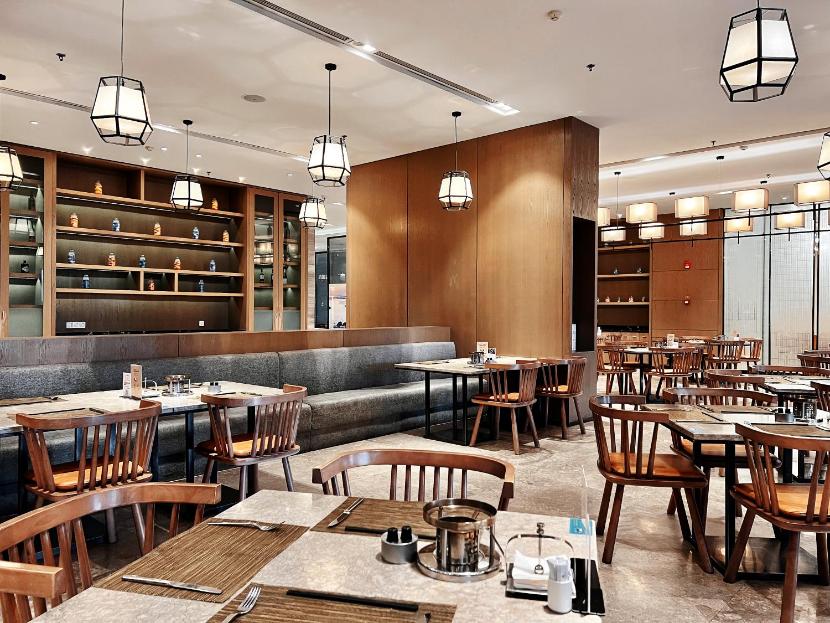 Zhejiang Taizhou Marriott Hotel, at the table