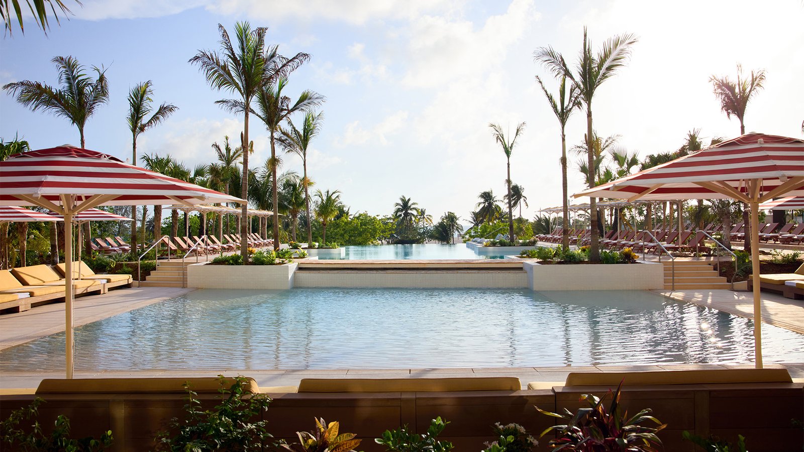 Hotel Indigo Grand Cayman by IHG, the pool