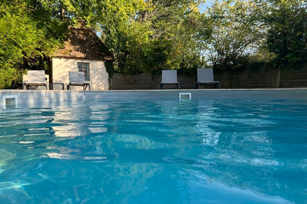 Le Moulin de Connelles, the pool