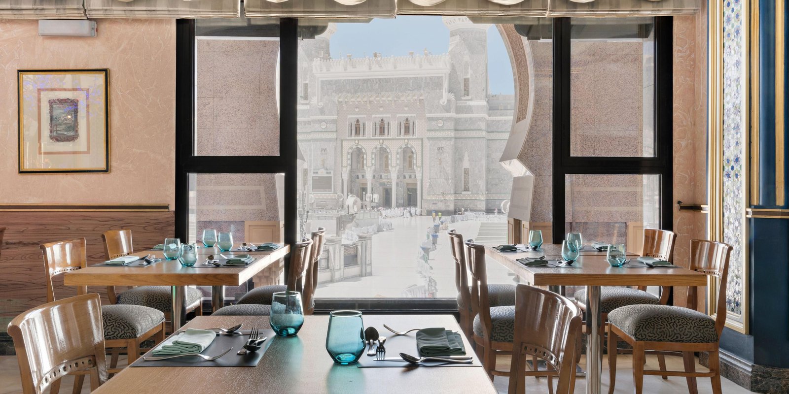 InterContinental Dar al Tawhid Makkah, at the table