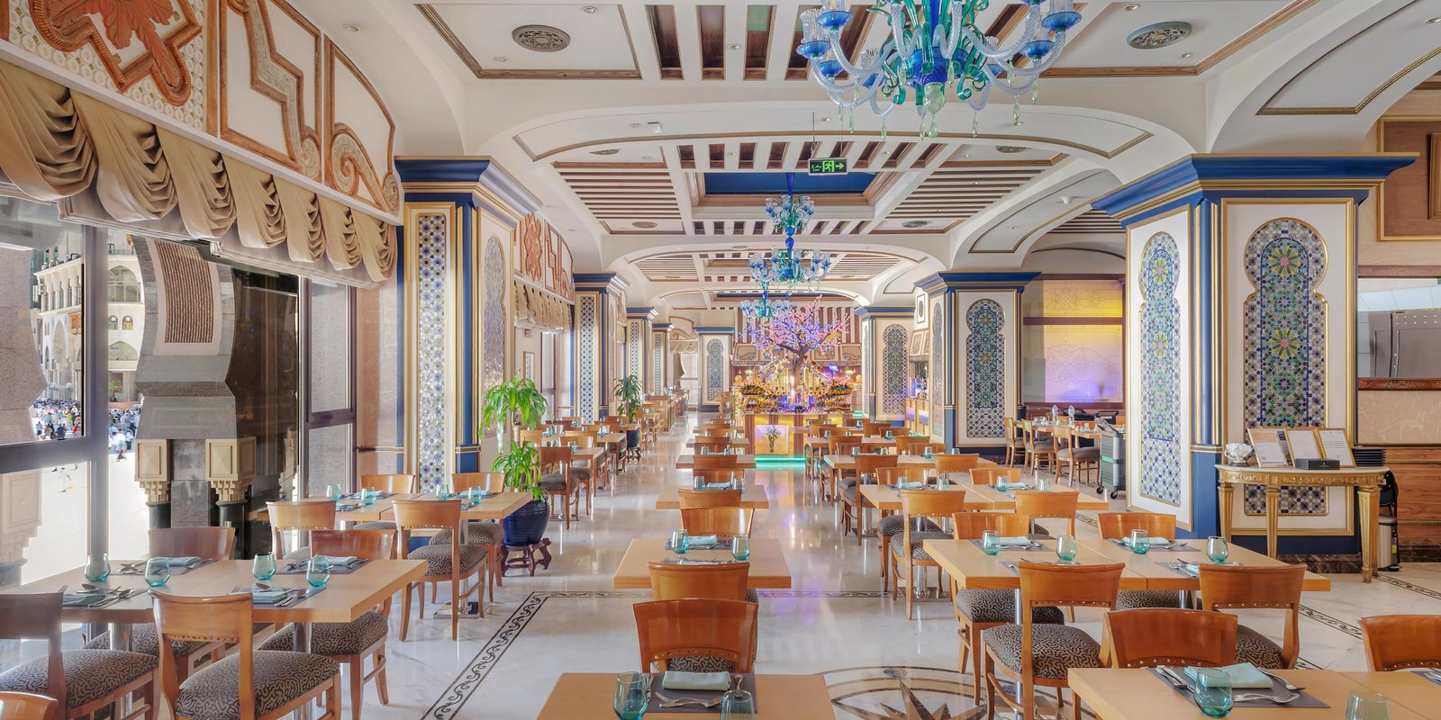 InterContinental Dar al Tawhid Makkah, at the table