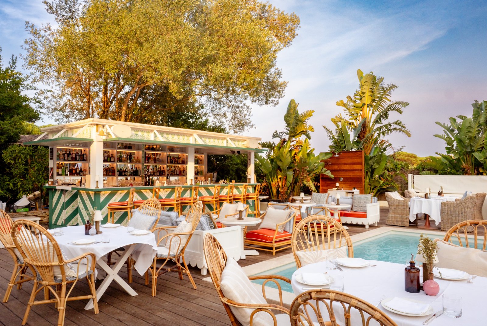 Hôtel La Tartane Saint Tropez, at the table
