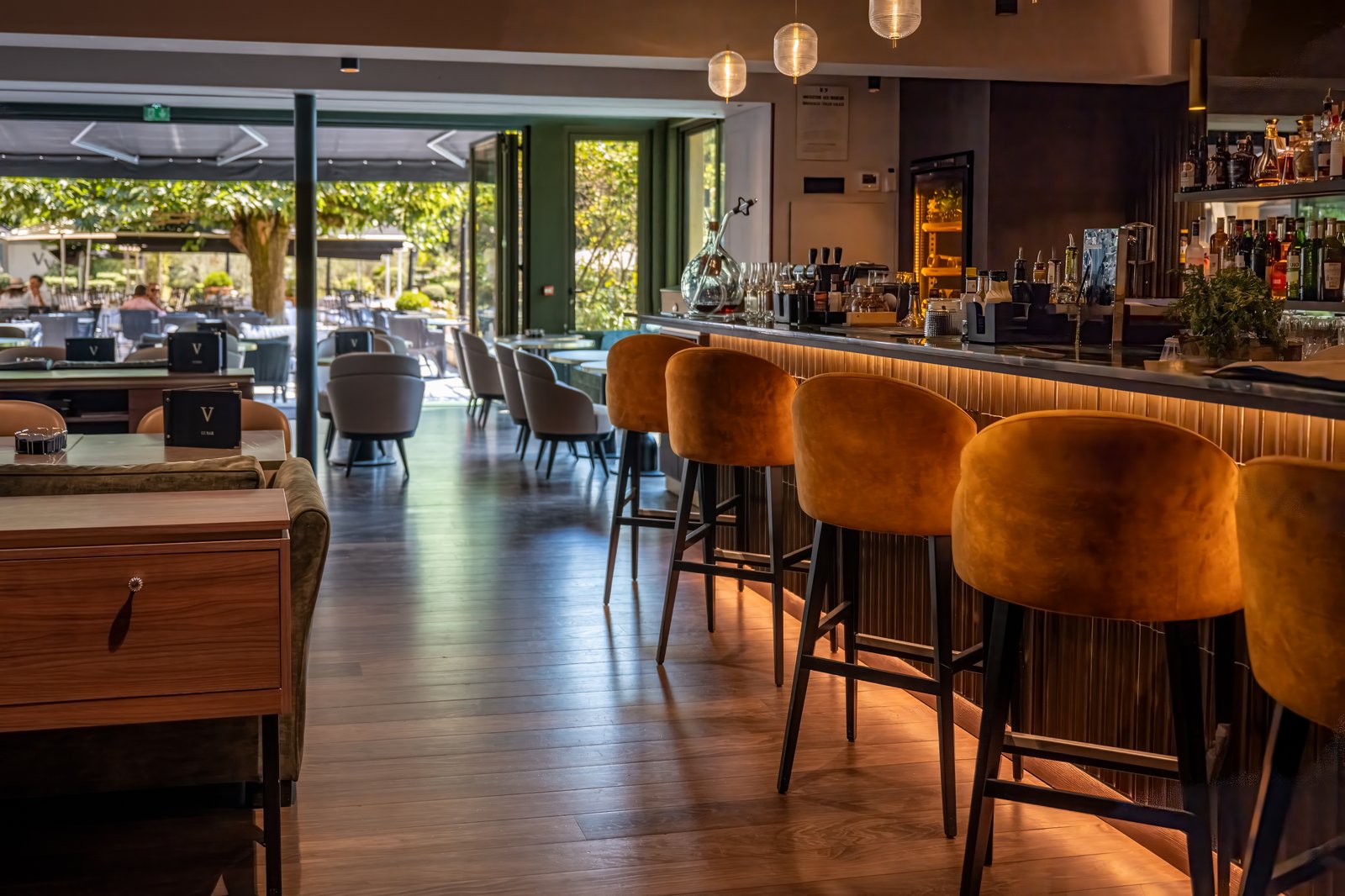 Le Vallon de Valrugues Hotel Spa & Villas, at the table