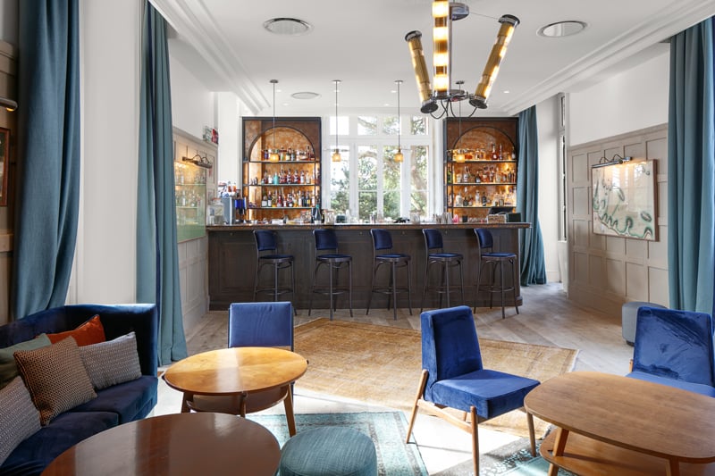 Hôtel Le Nessay, at the table