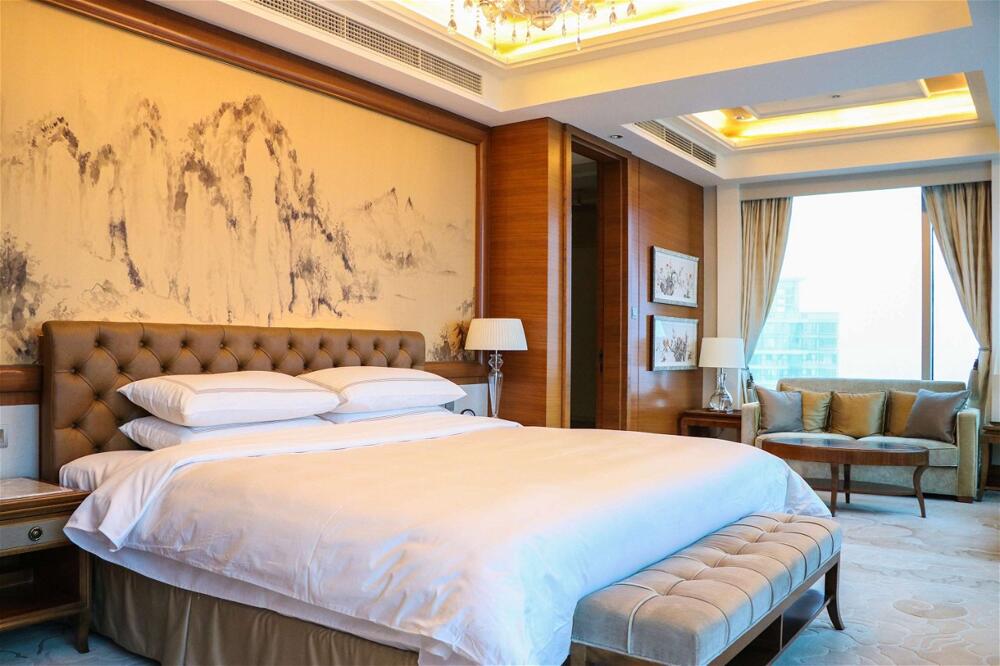 Shangri-La Hotel