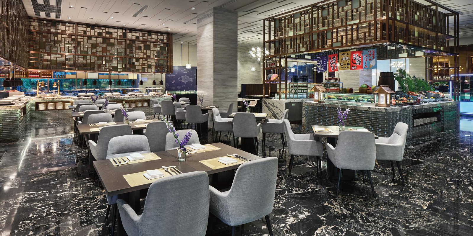 Intercontinental Xiamen, at the table