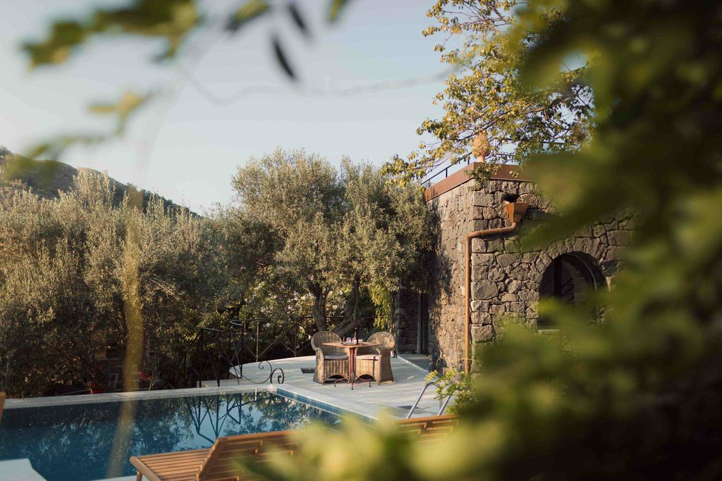 Palazzo Previtera, the pool