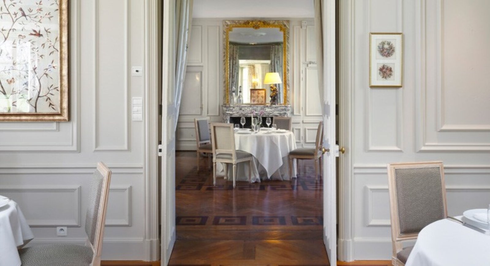 Château La Chenevière, at the table