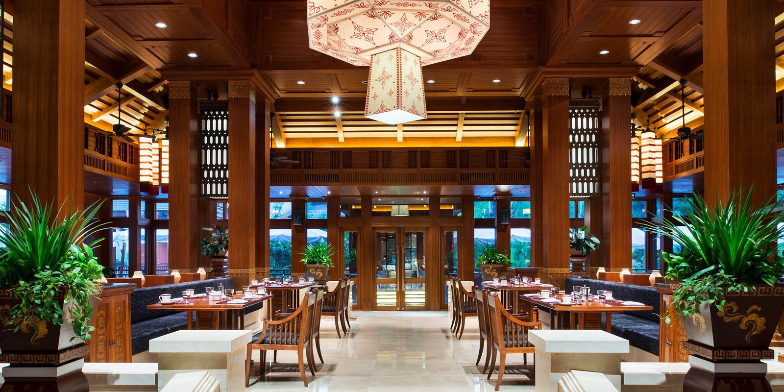 InterContinental Xishuangbanna Resort, at the table
