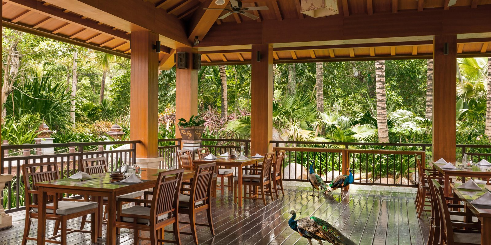 InterContinental Xishuangbanna Resort, lotus thai restaurant
