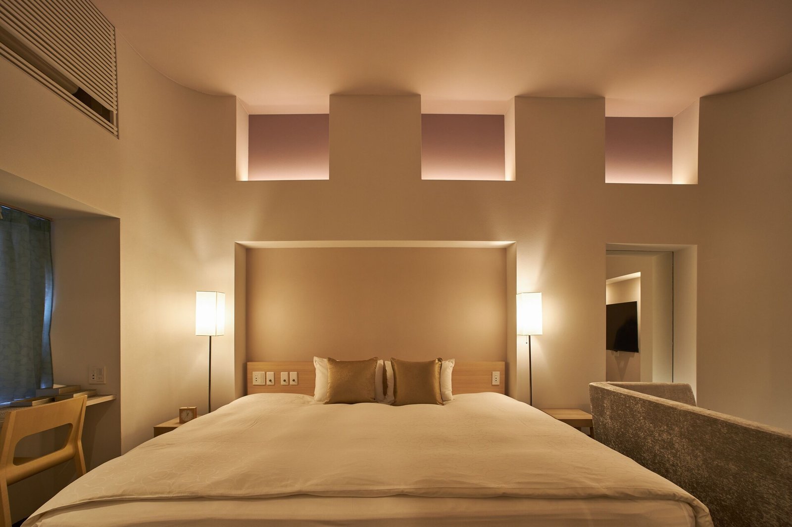 Roppongi Hotel S — vibe