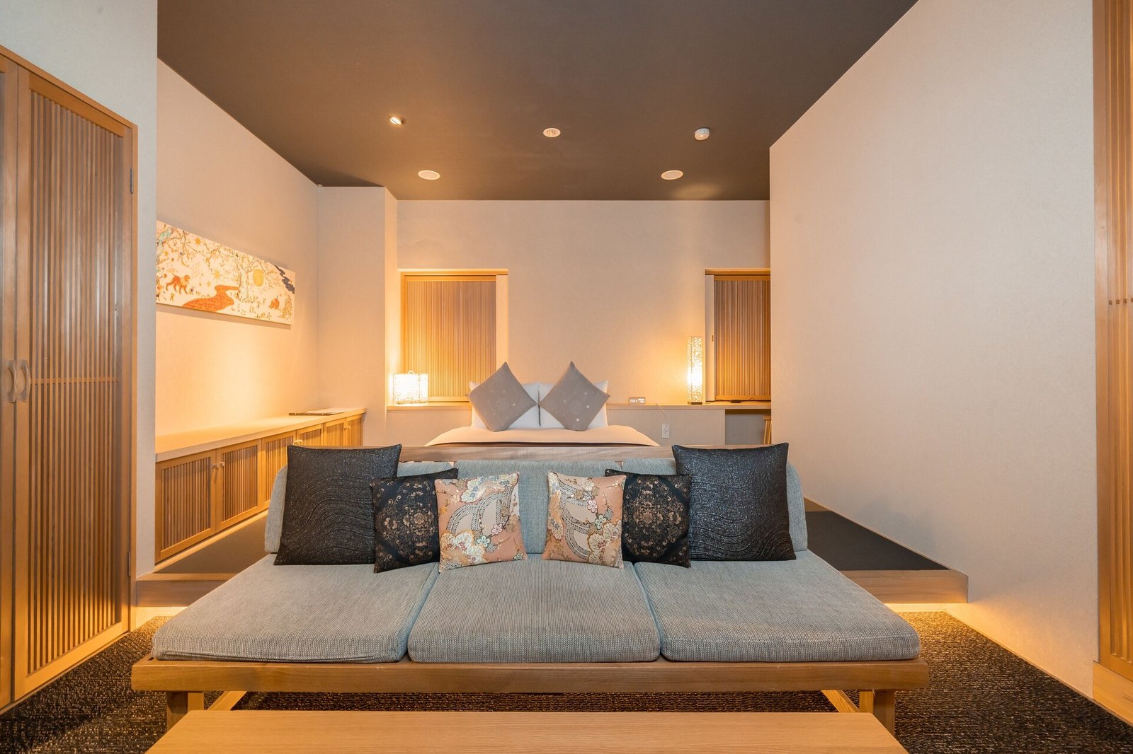 Roppongi Hotel S — vibe