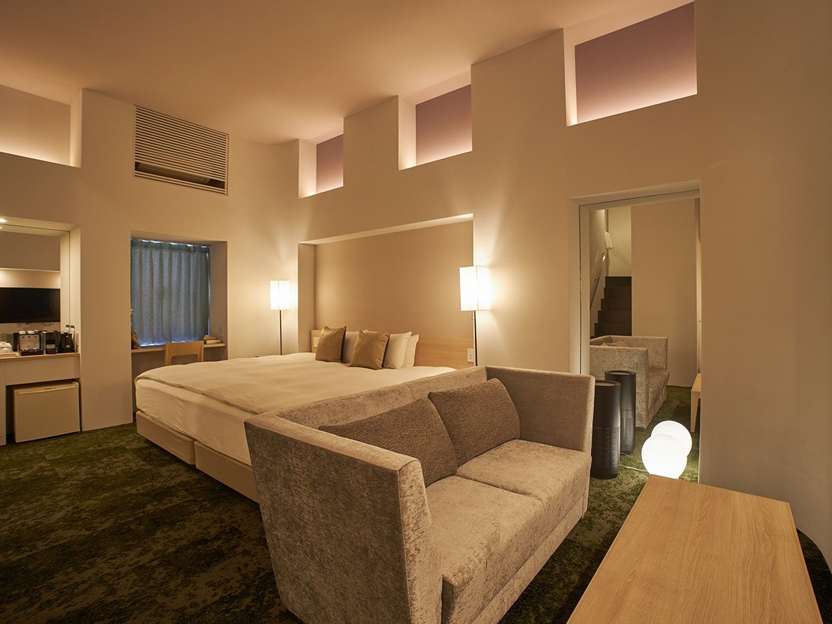 Roppongi Hotel S — vibe