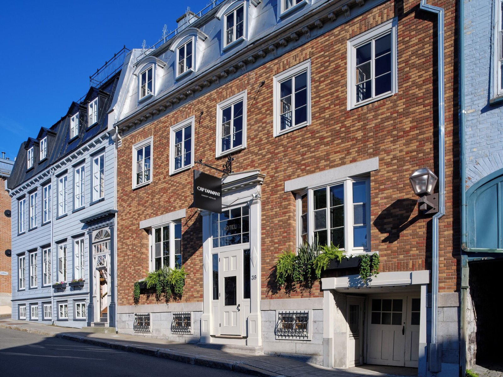 Hôtel Cap Diamant, how it began