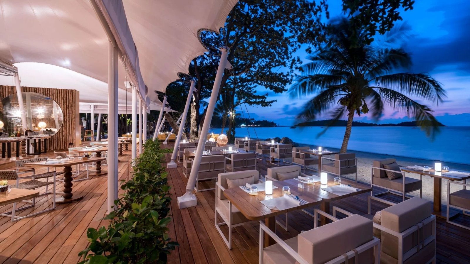 SALA Samui Chaweng Beach Resort, the tent beachfront restaurant and bar