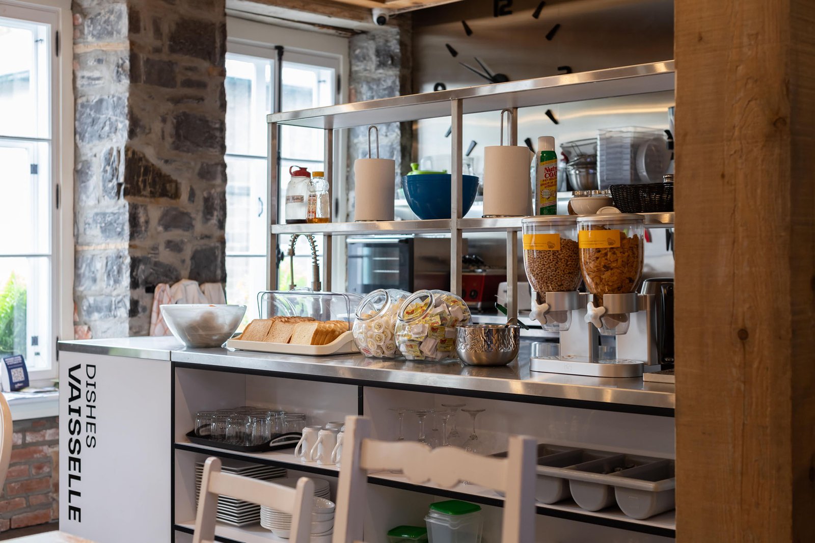 Hôtel AtypiQ, at the table
