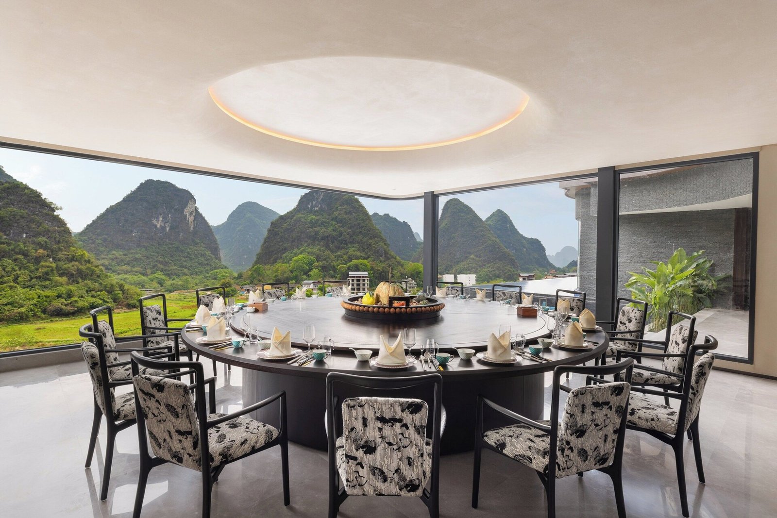 voco Guilin Yangshuo by IHG, yue shun ge
