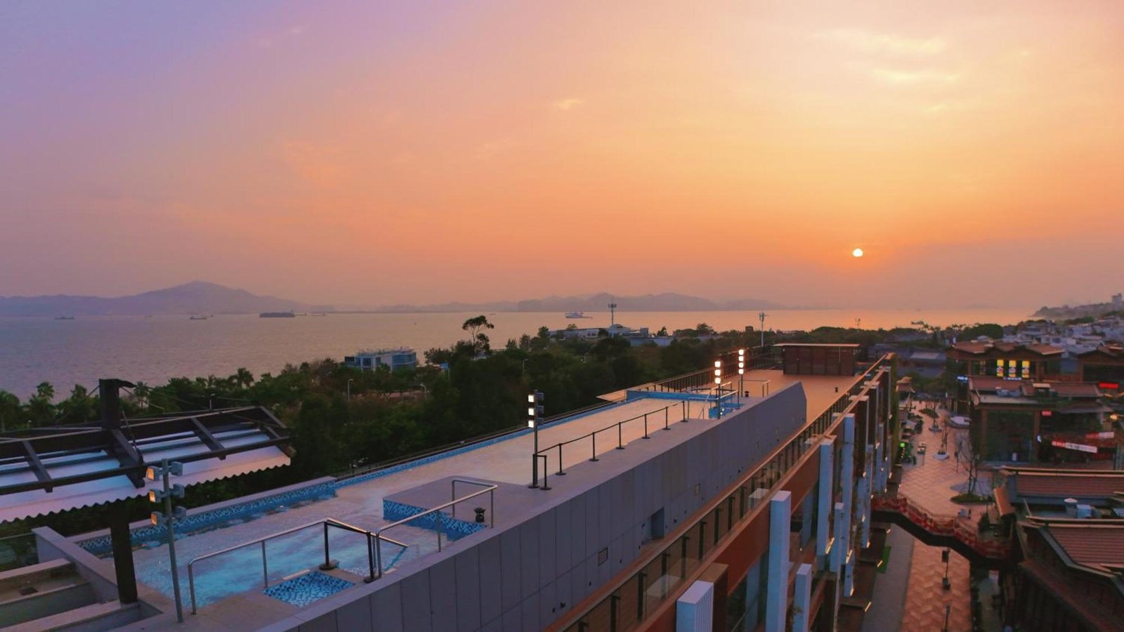 Hyatt Centric Ocean Front Xiamen, the pool