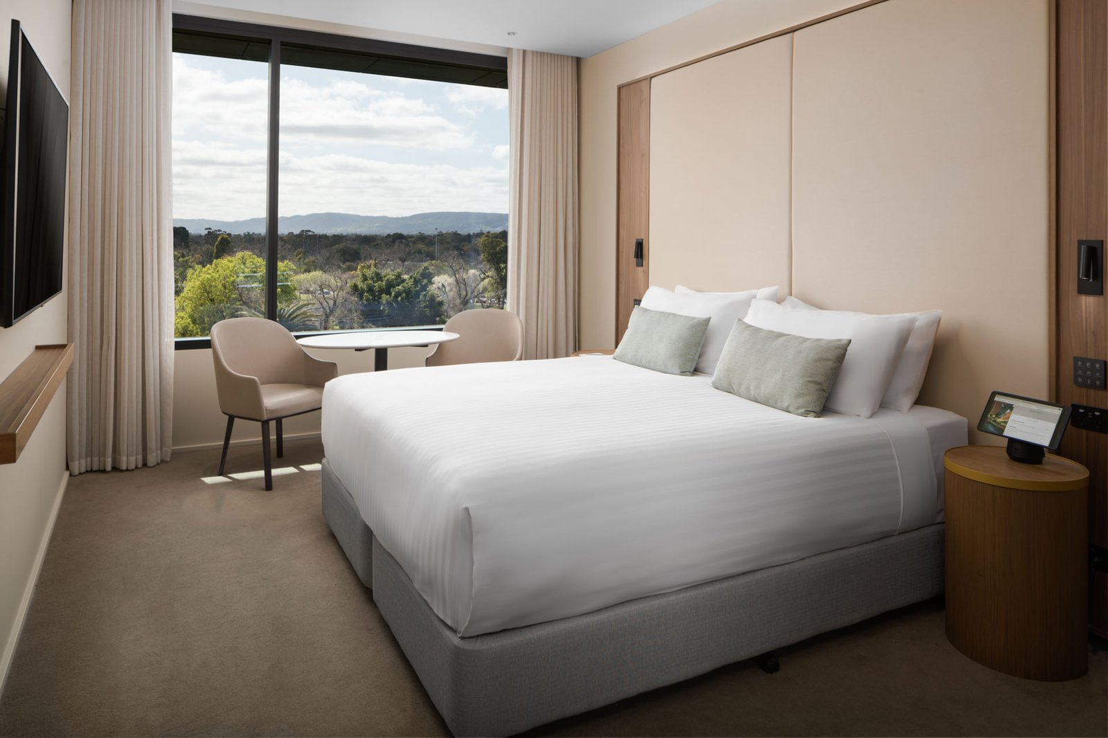 Oval Hotel, rooms