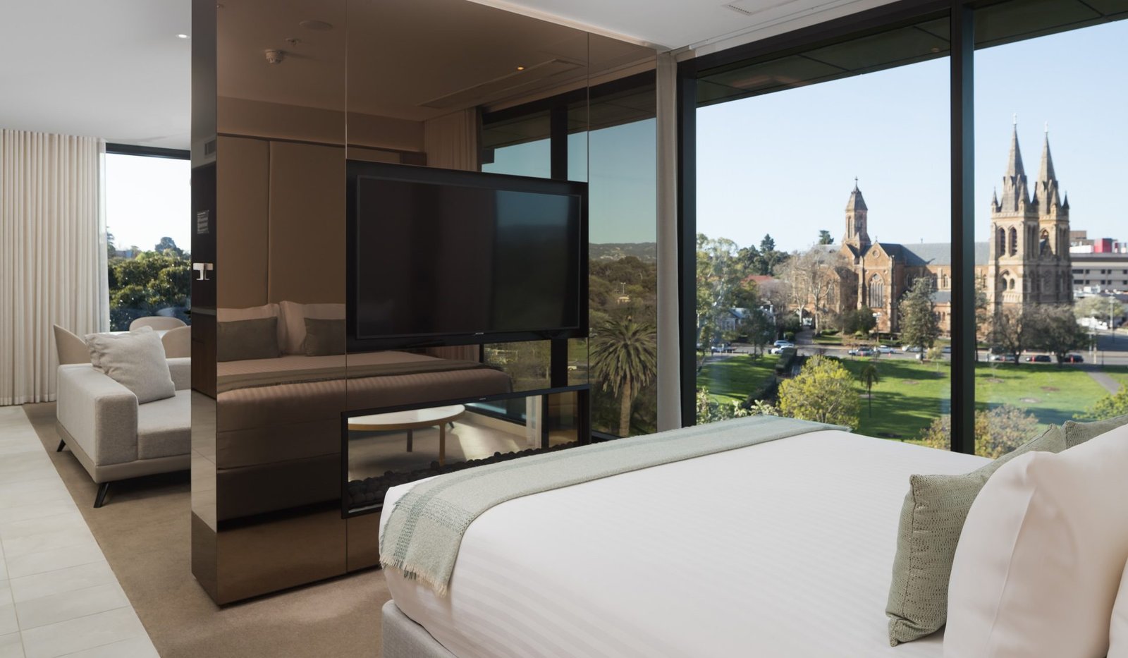 Oval Hotel, rooms