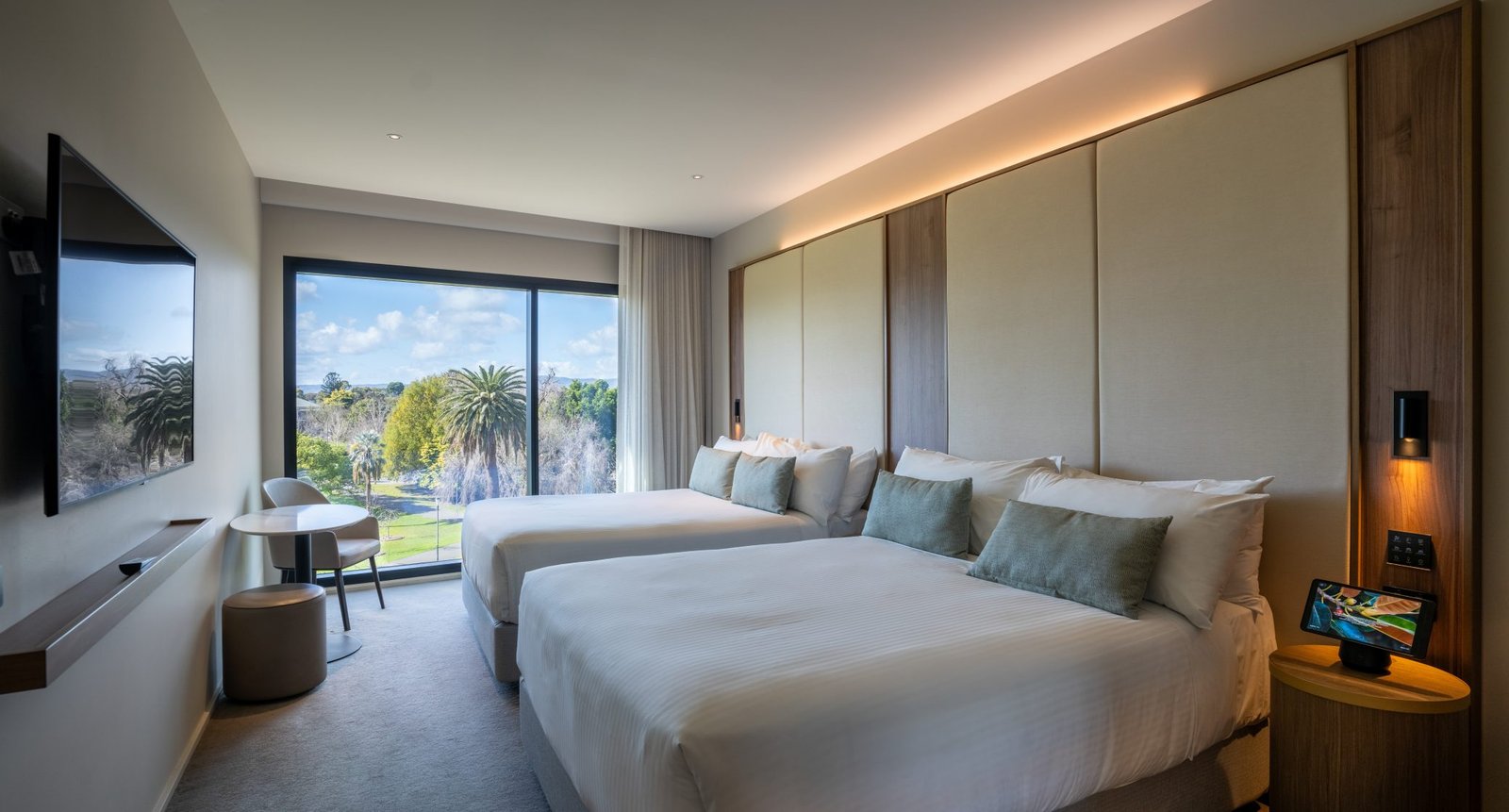 Oval Hotel, rooms