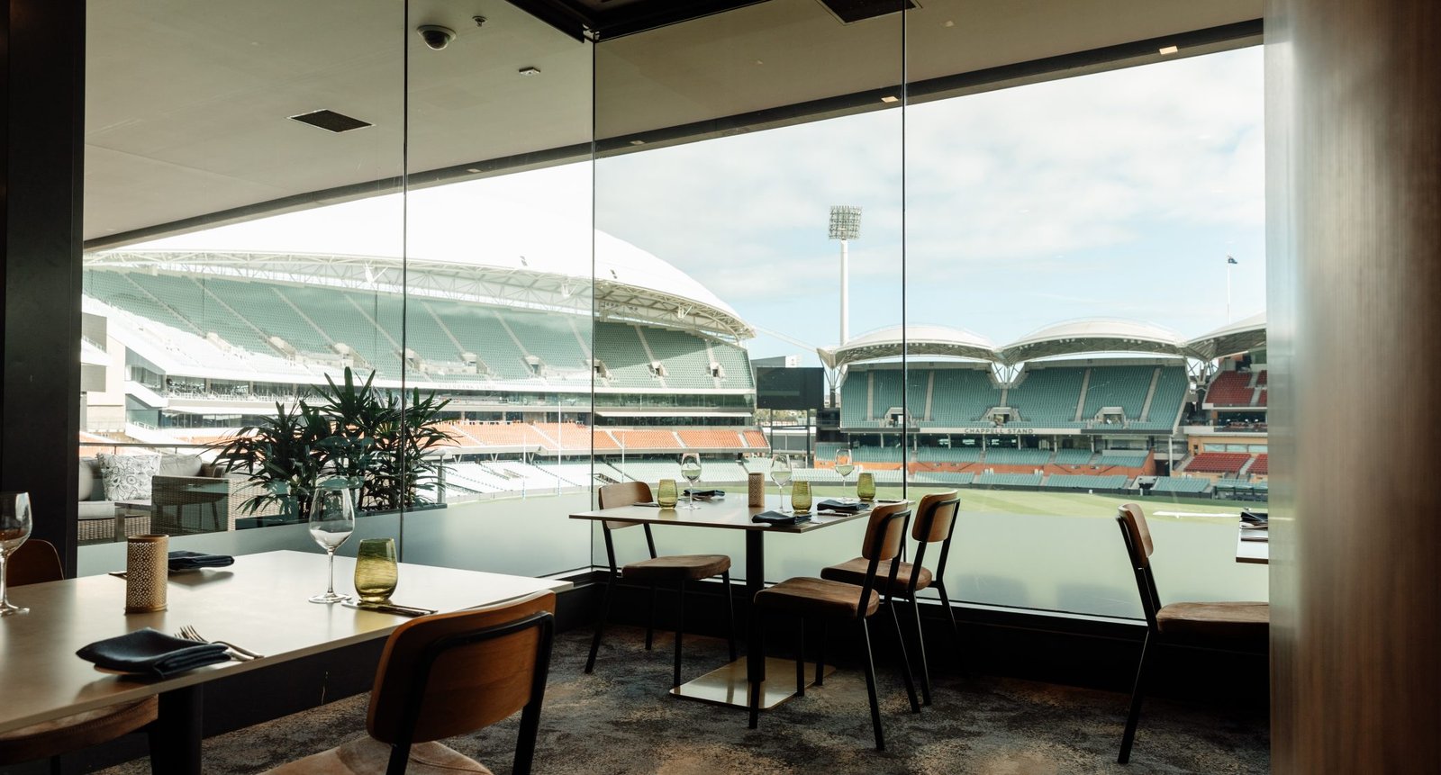 Oval Hotel, bespoke wine bar & kitchen