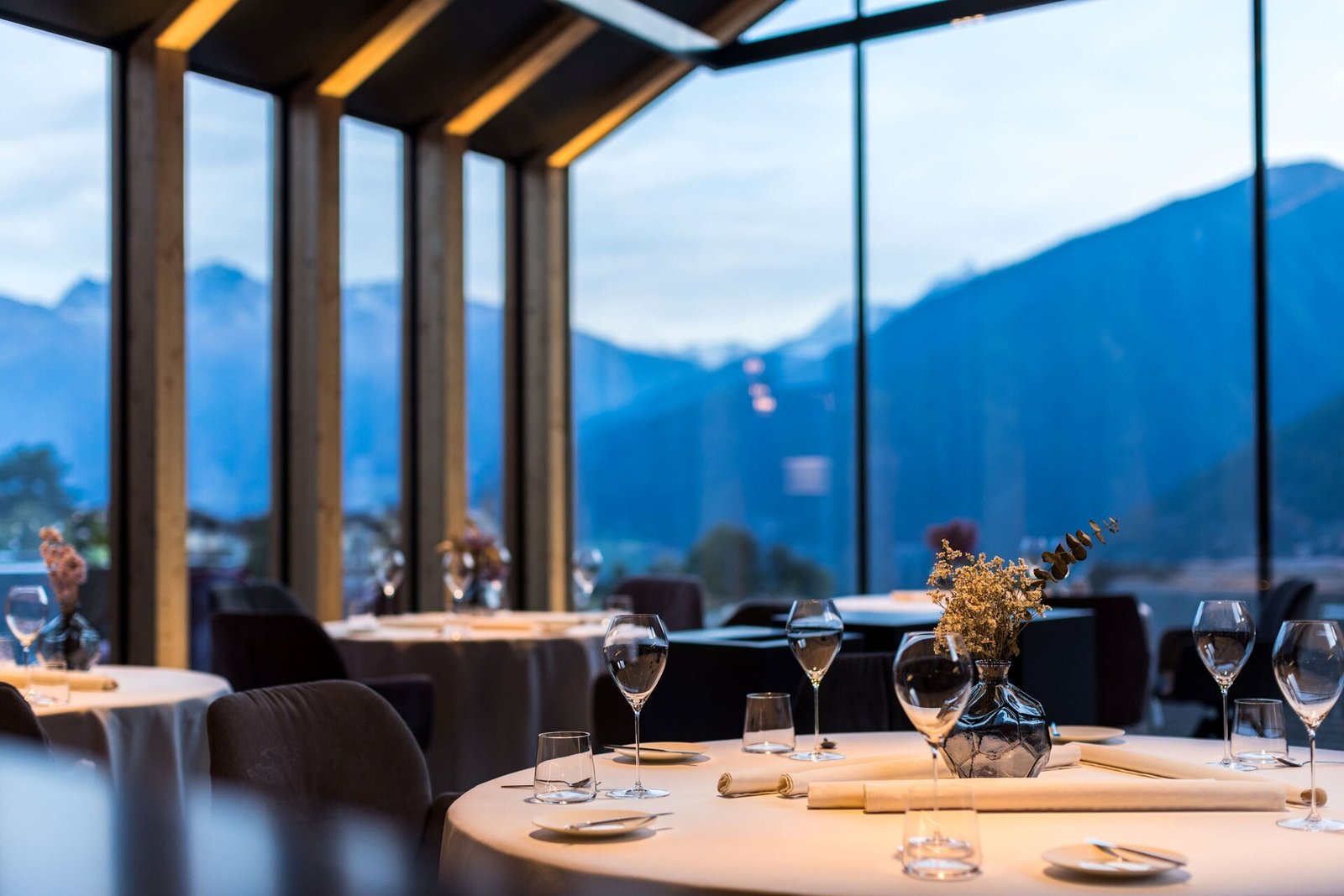 Hotel Weißes Kreuz, at the table