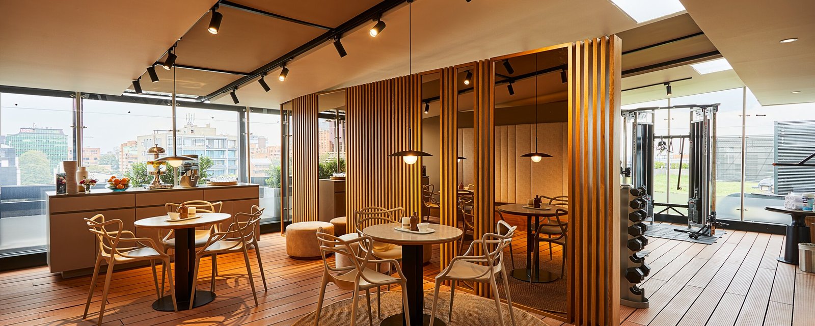 EK Hotel Bogota, at the table