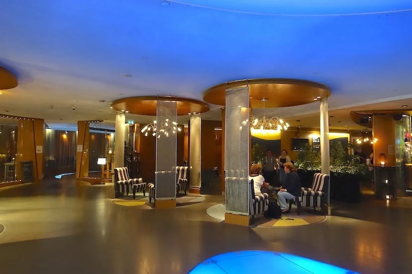 Radisson Blu Royal Viking Hotel — vibe