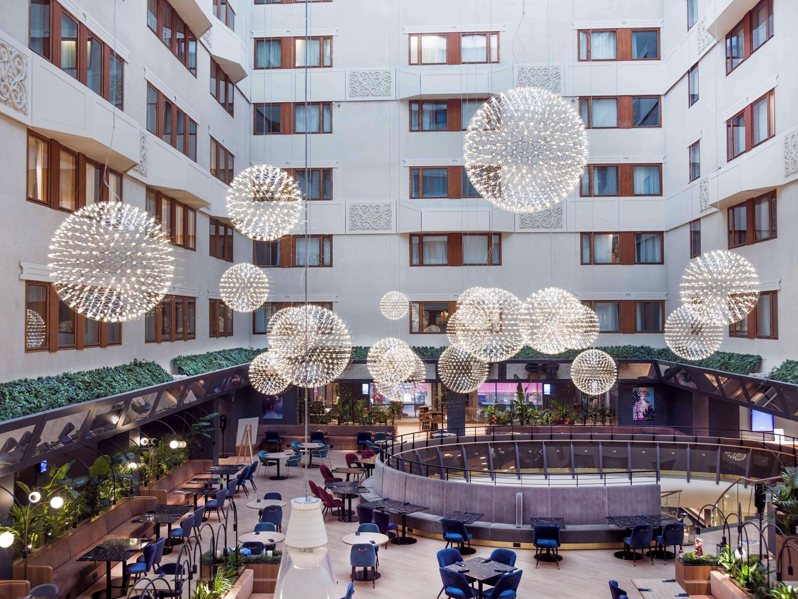 Radisson Blu Royal Viking Hotel — vibe