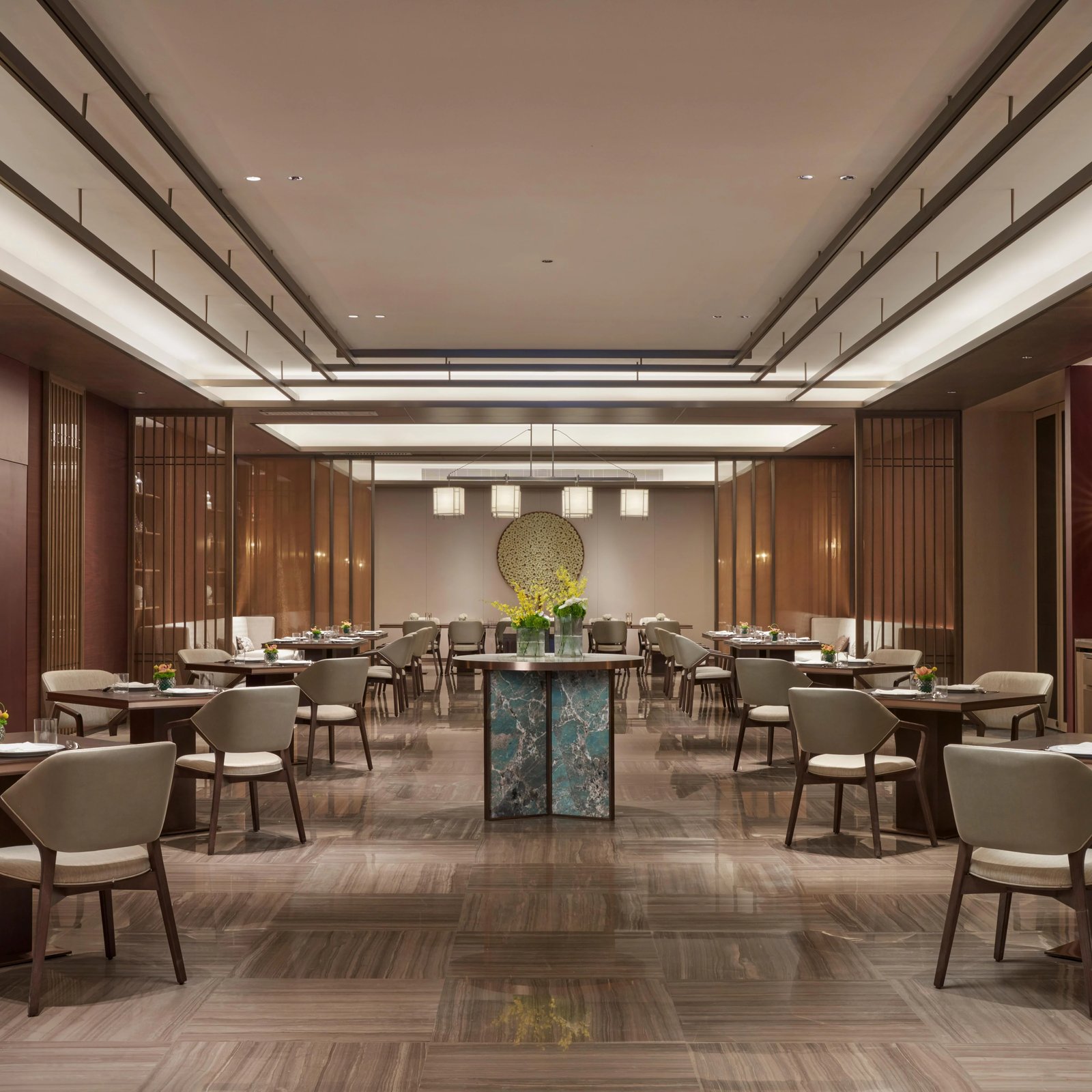 Intercontinental Zhengzhou, an IHG Hotel, at the table