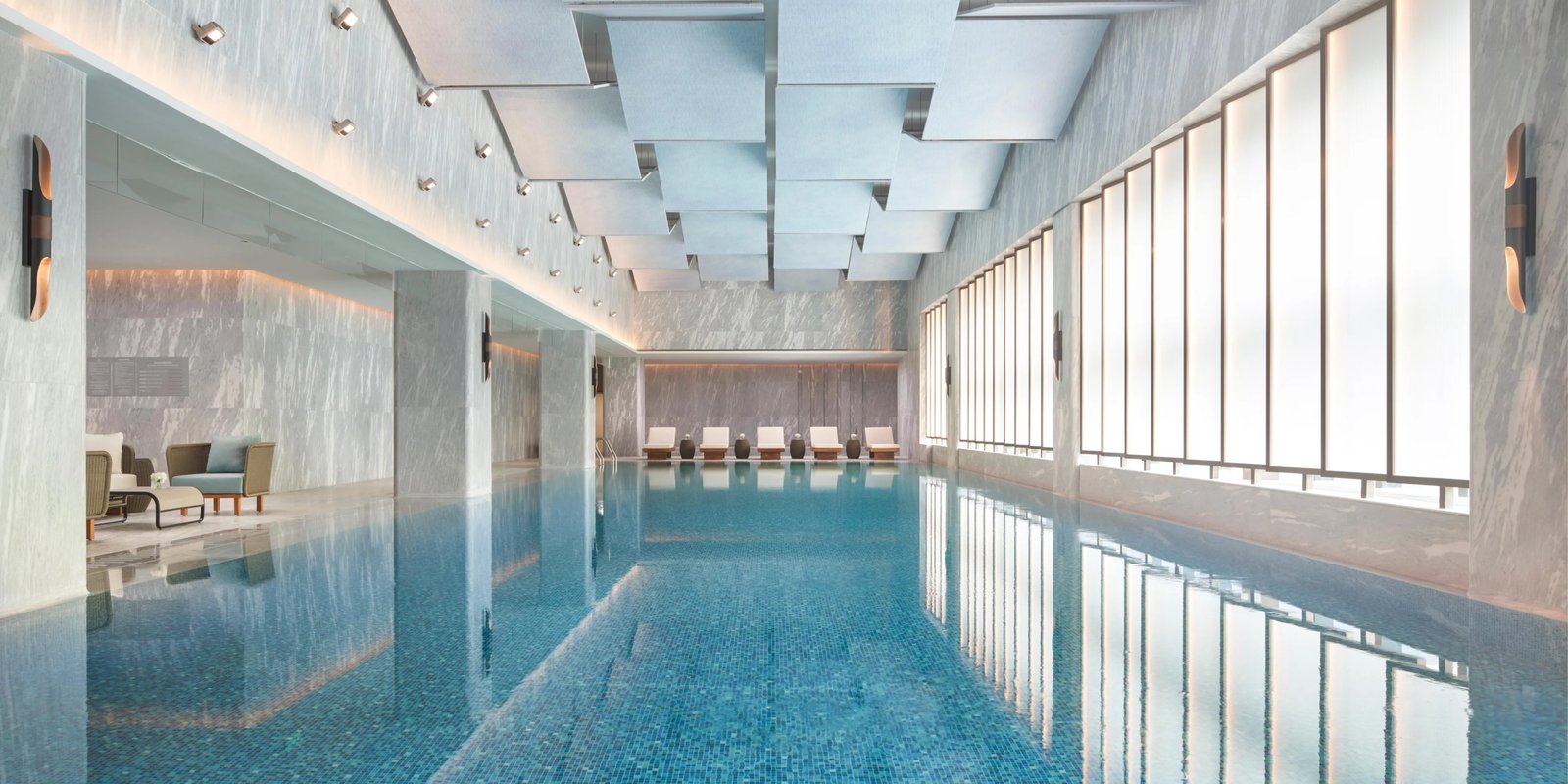 Intercontinental Zhengzhou, an IHG Hotel, the pool