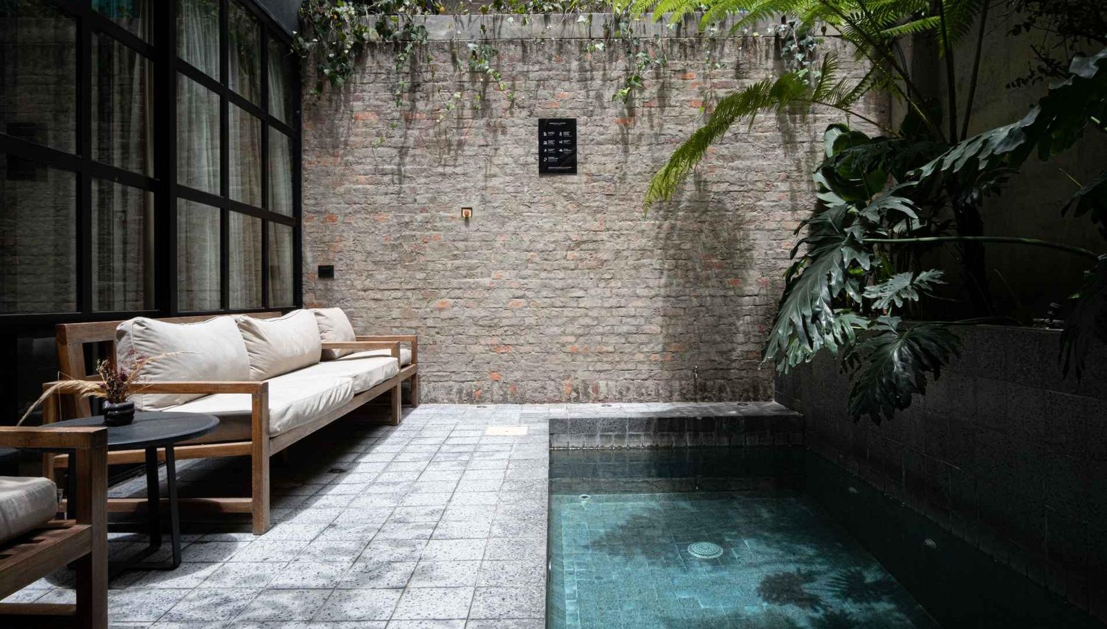 Hotel Coco, the pool