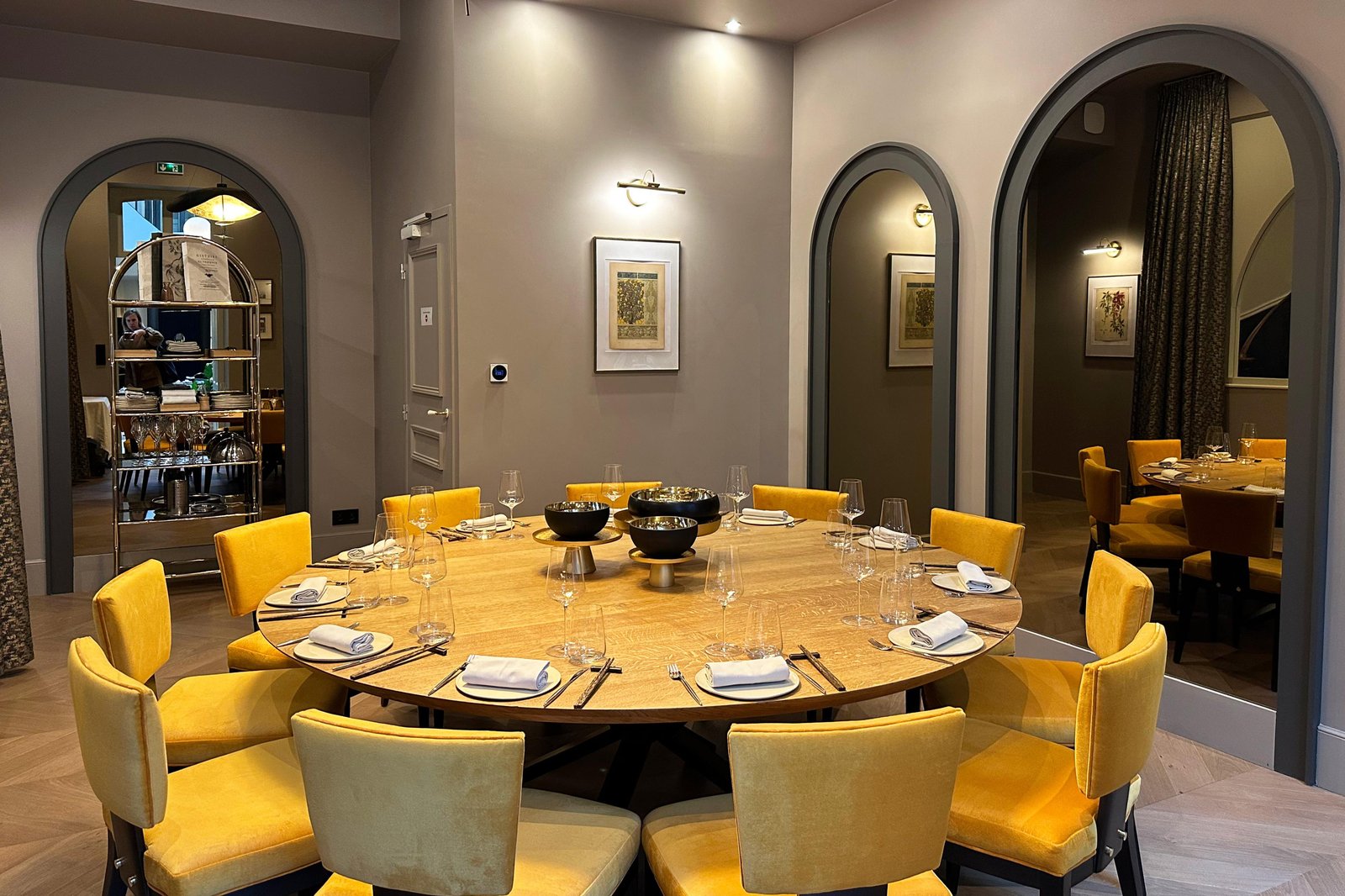 Maison 1896, slanted door