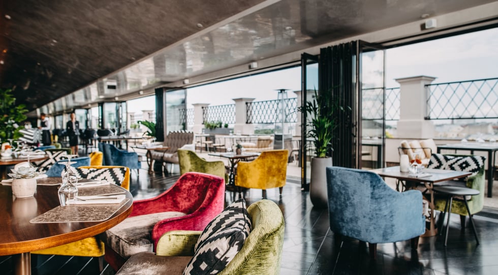 Grand Hotel Kempinski Riga, stage22 bar & restaurant