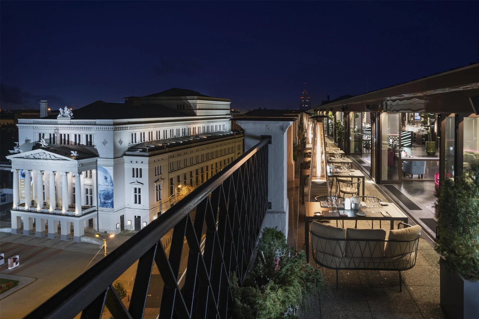 Grand Hotel Kempinski Riga, stage22 bar & restaurant