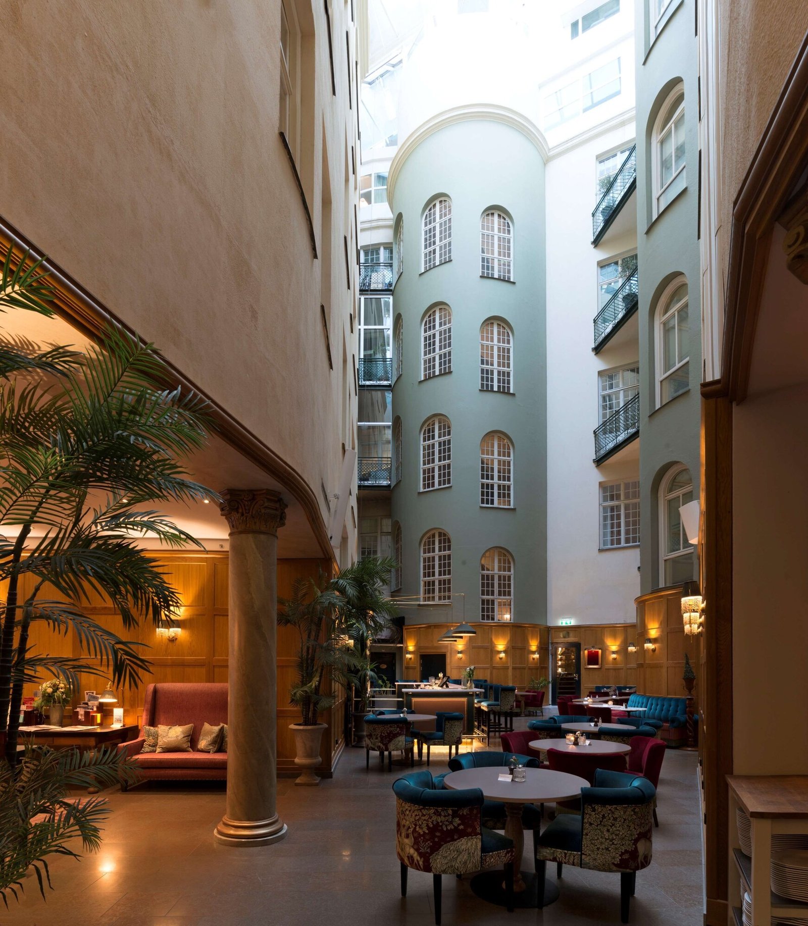 Hotel Kung Carl — vibe