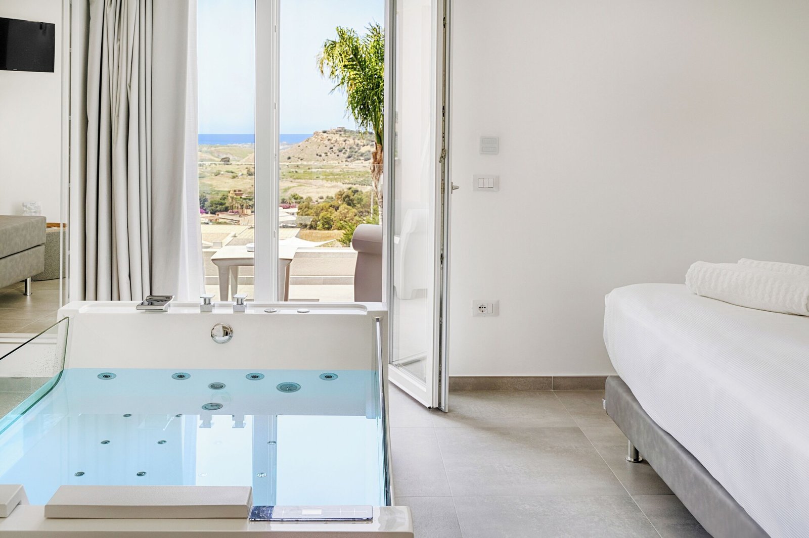 Doric Bed Boutique Hotel - resort- with restaurant service, rooms