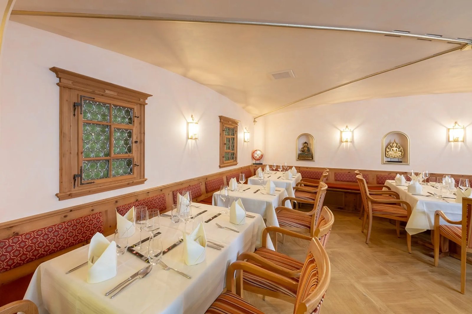 Hotel Vereina, at the table