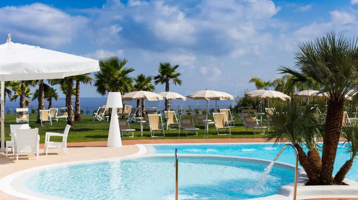 Infinity Resort Tropea, the pool