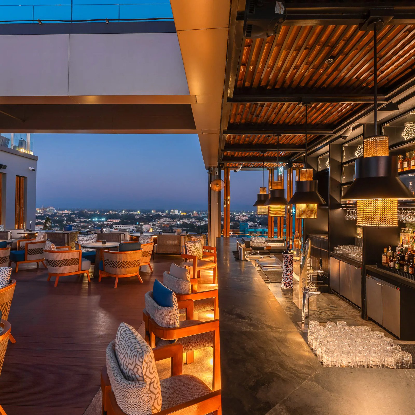 Meliá Chiang Mai Hotel, mai the sky bar