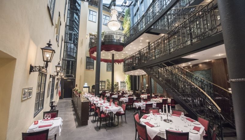 Hotel Kungsträdgården, at the table