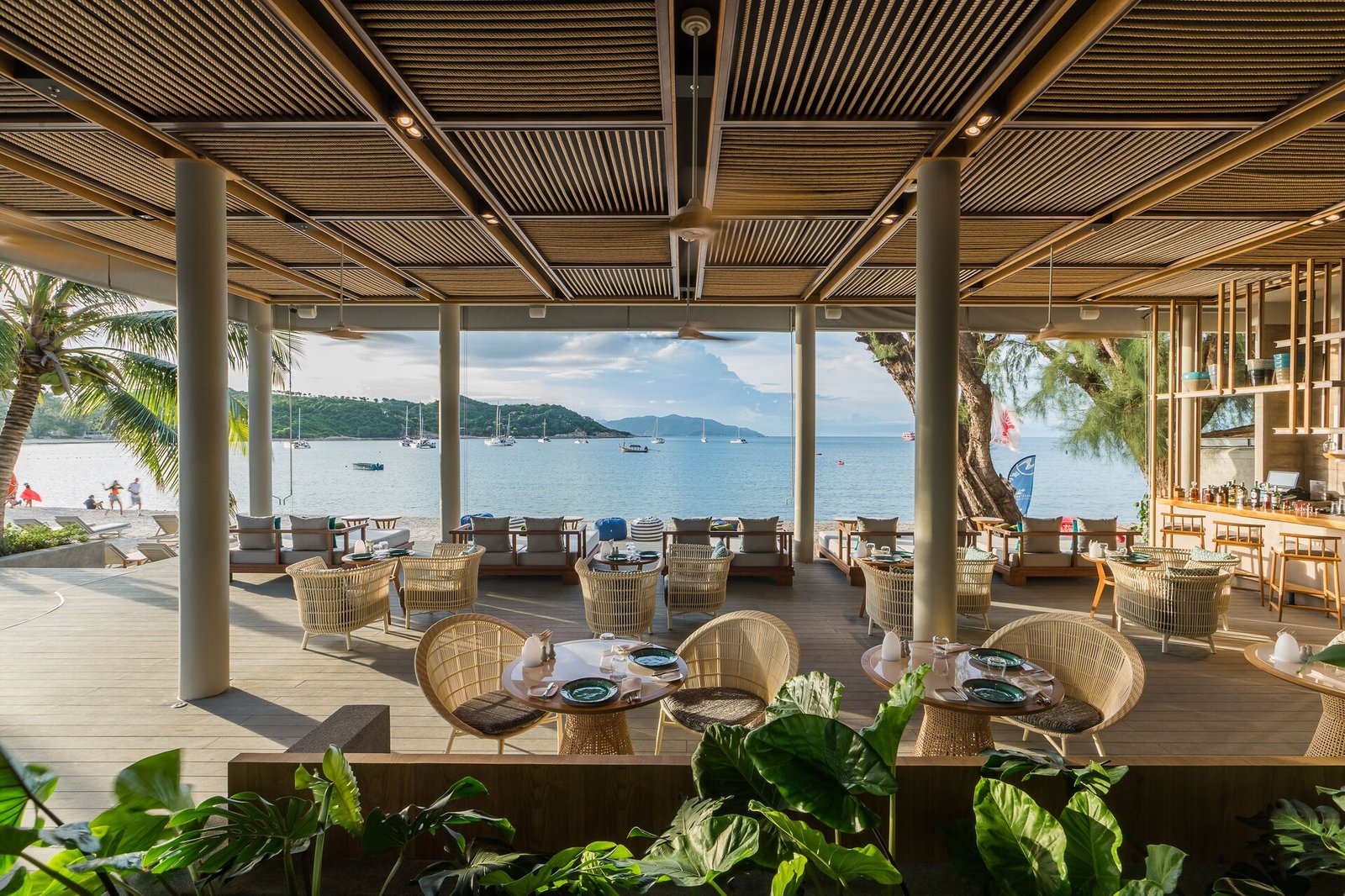 Meliá Koh Samui, at the table