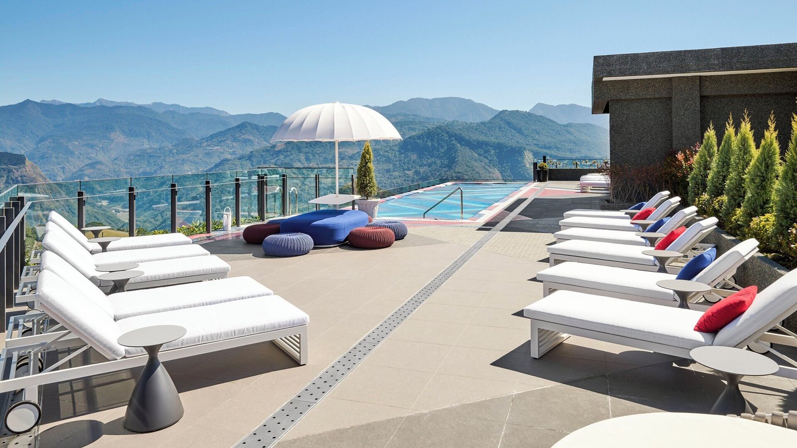 Hotel Indigo Alishan, the pool