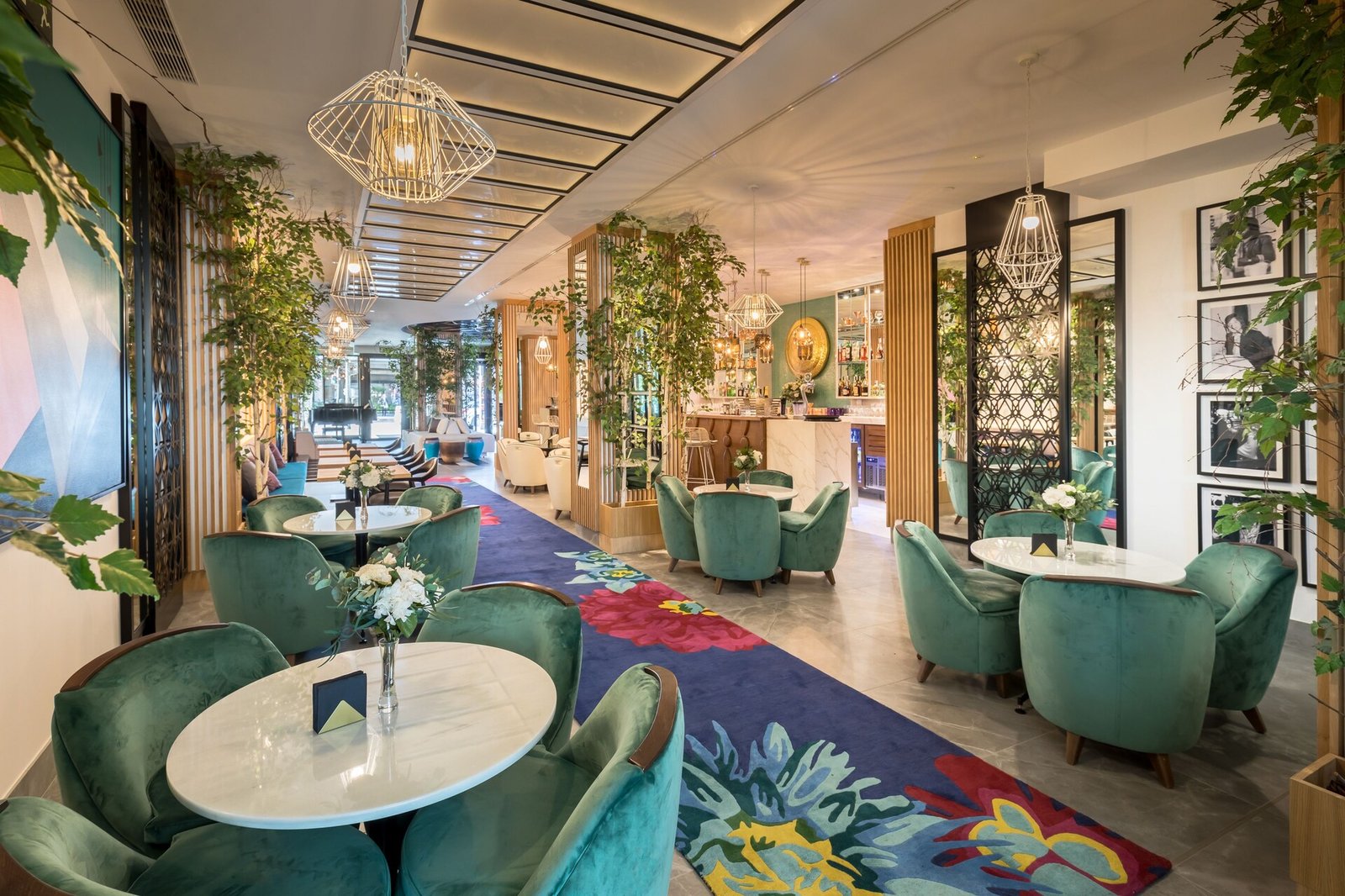 Barceló Imagine, at the table