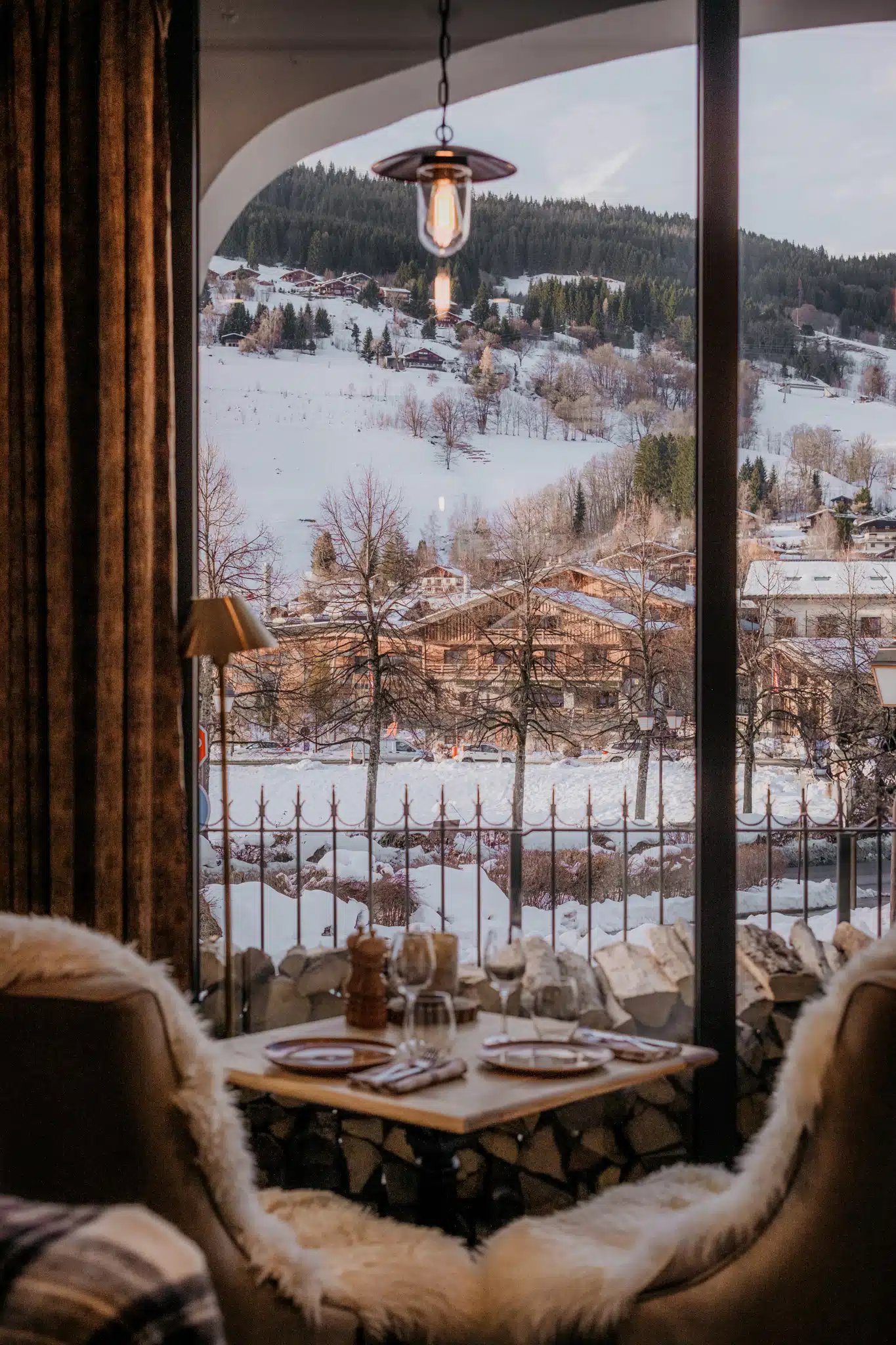 Grand Hôtel Soleil d'Or - Hôtel Megève, at the table