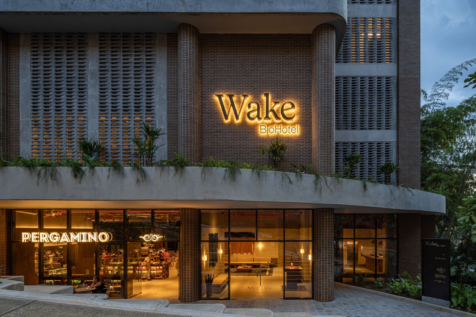 Wake Biohotel, how it began