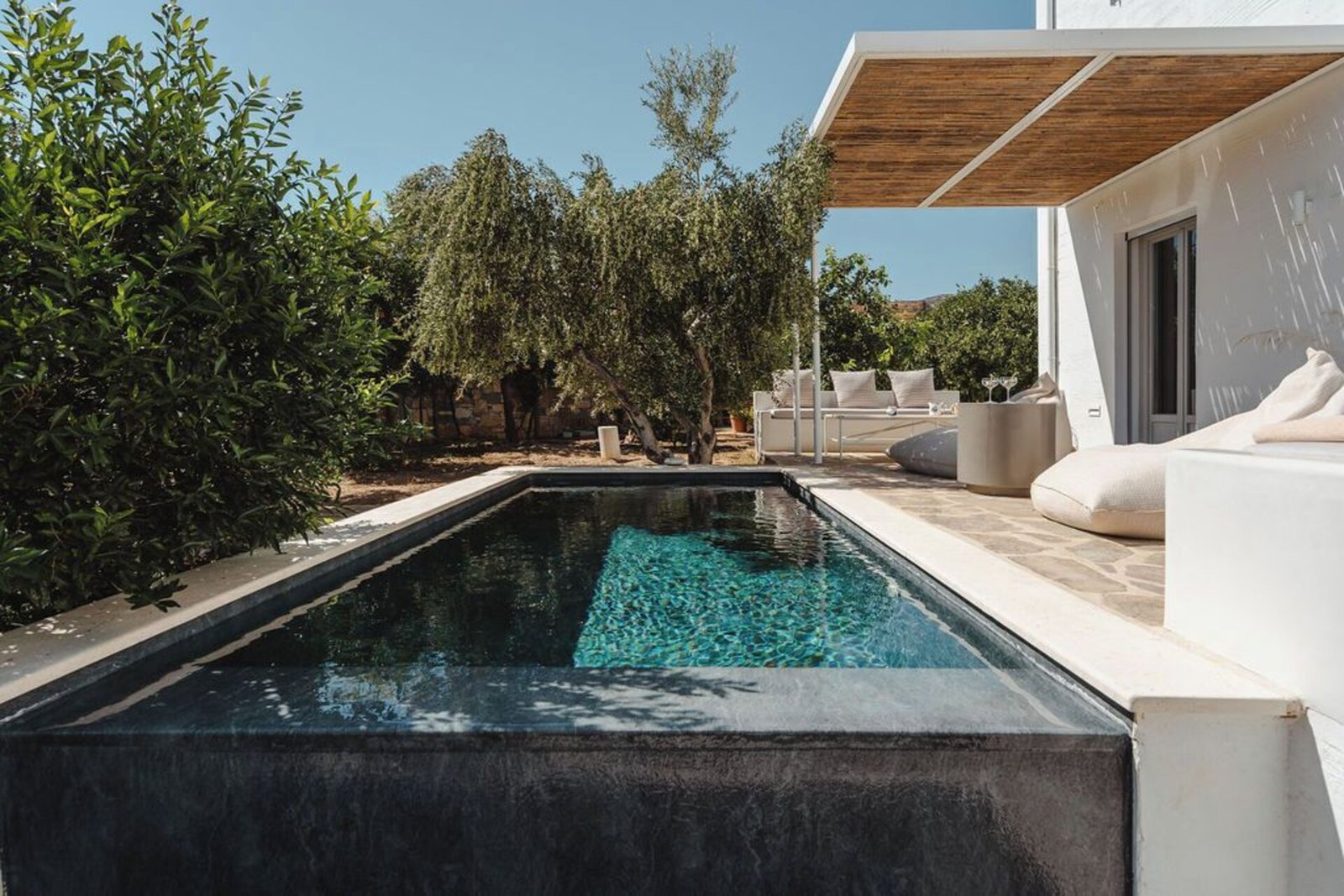 Ostria Inn Hotel, the pool